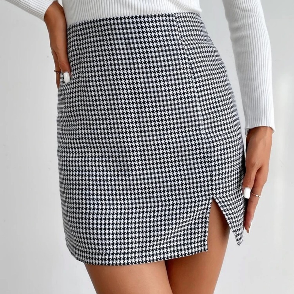 Houndstooth tweed skirt